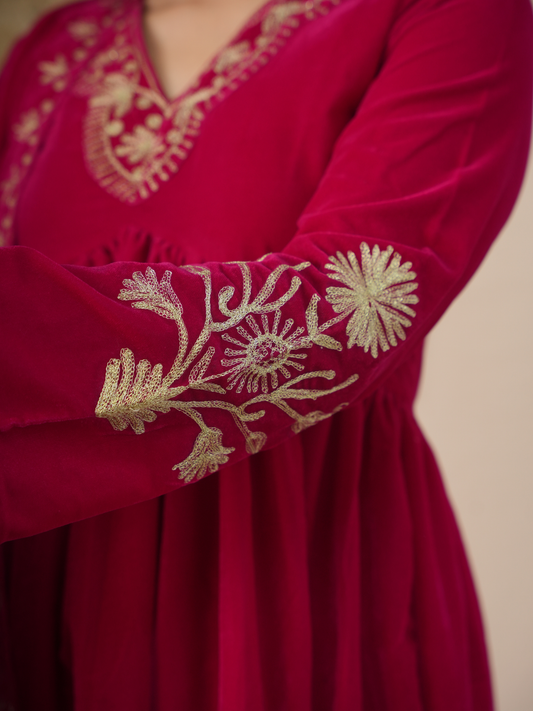 Inaya Rani Pink Velvet Kurta With Pant & Dupatta