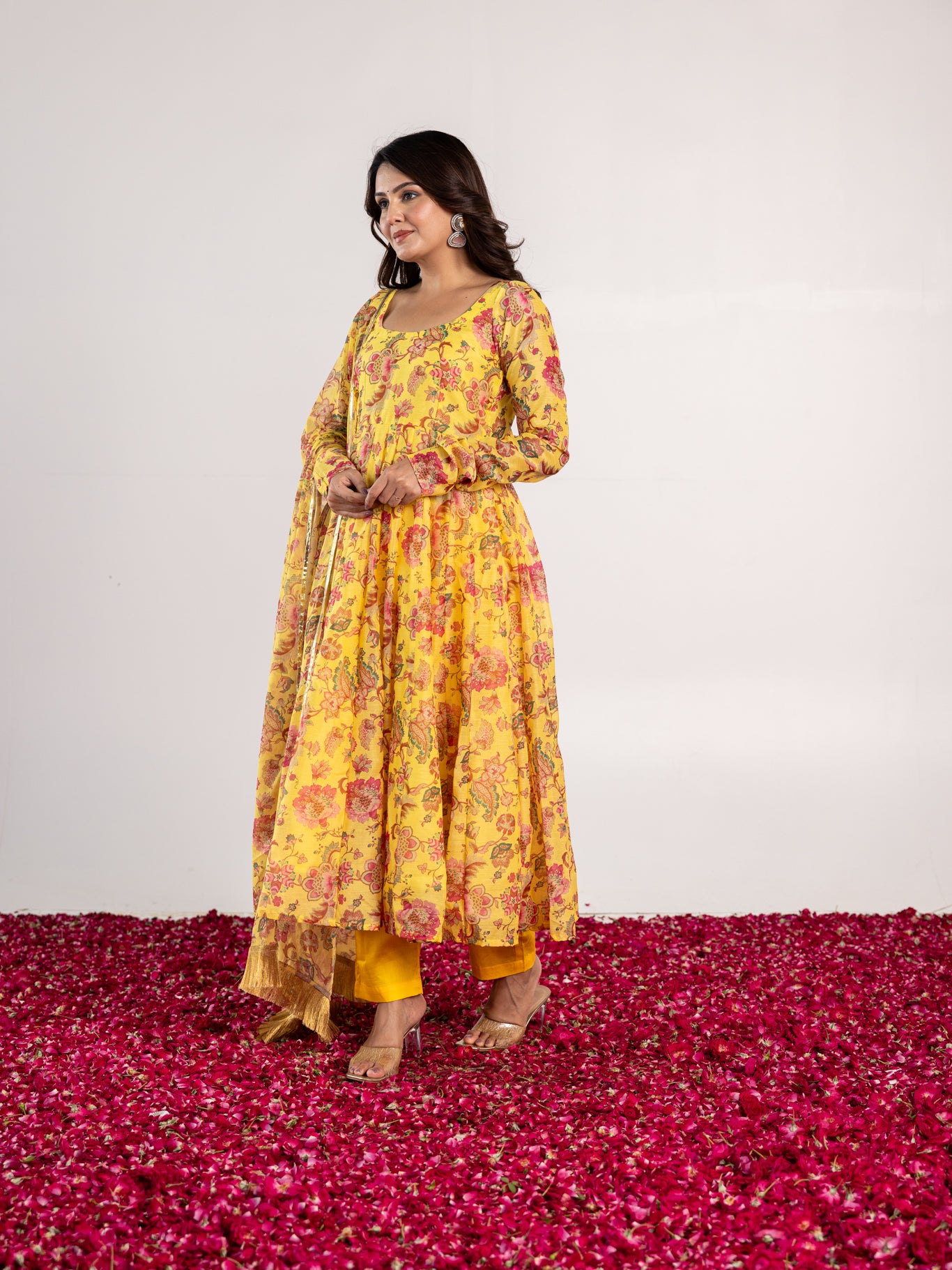 Vishwa Suit Set