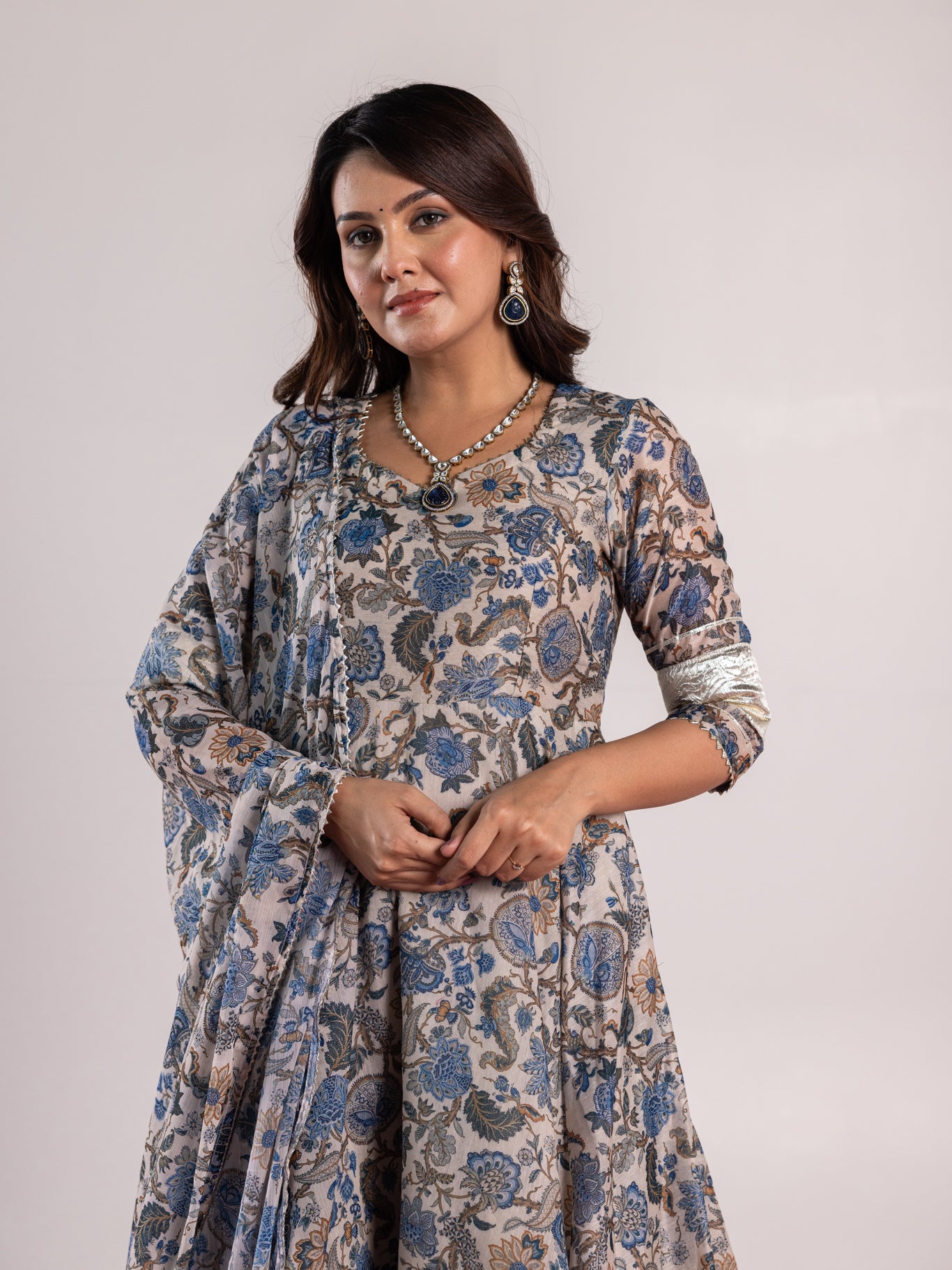 Soha Suit Set