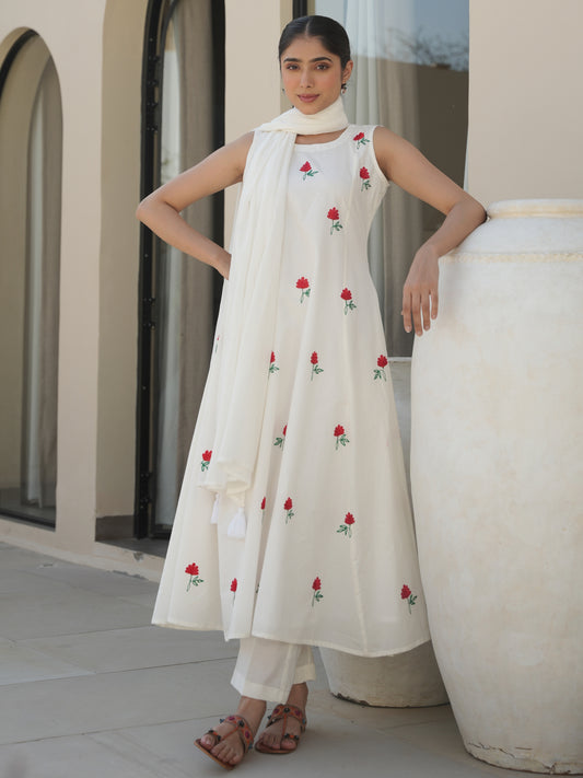SEGO WHITE COTTON FLORAL EMBROIDERY SUIT SET