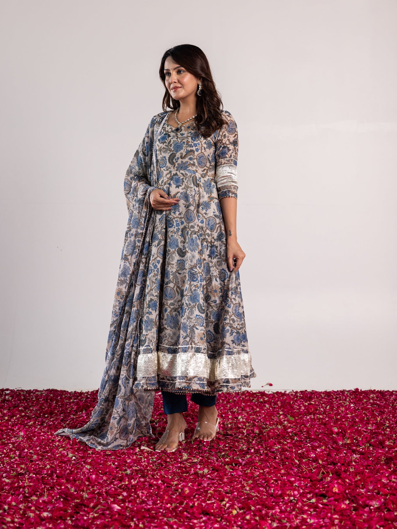Soha Suit Set
