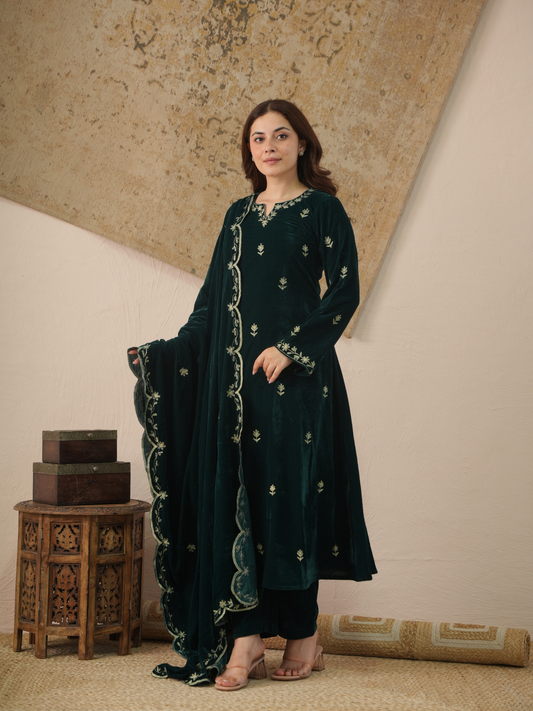 Aamira Deep Green Velvet Kurta With Pants & Dupatta