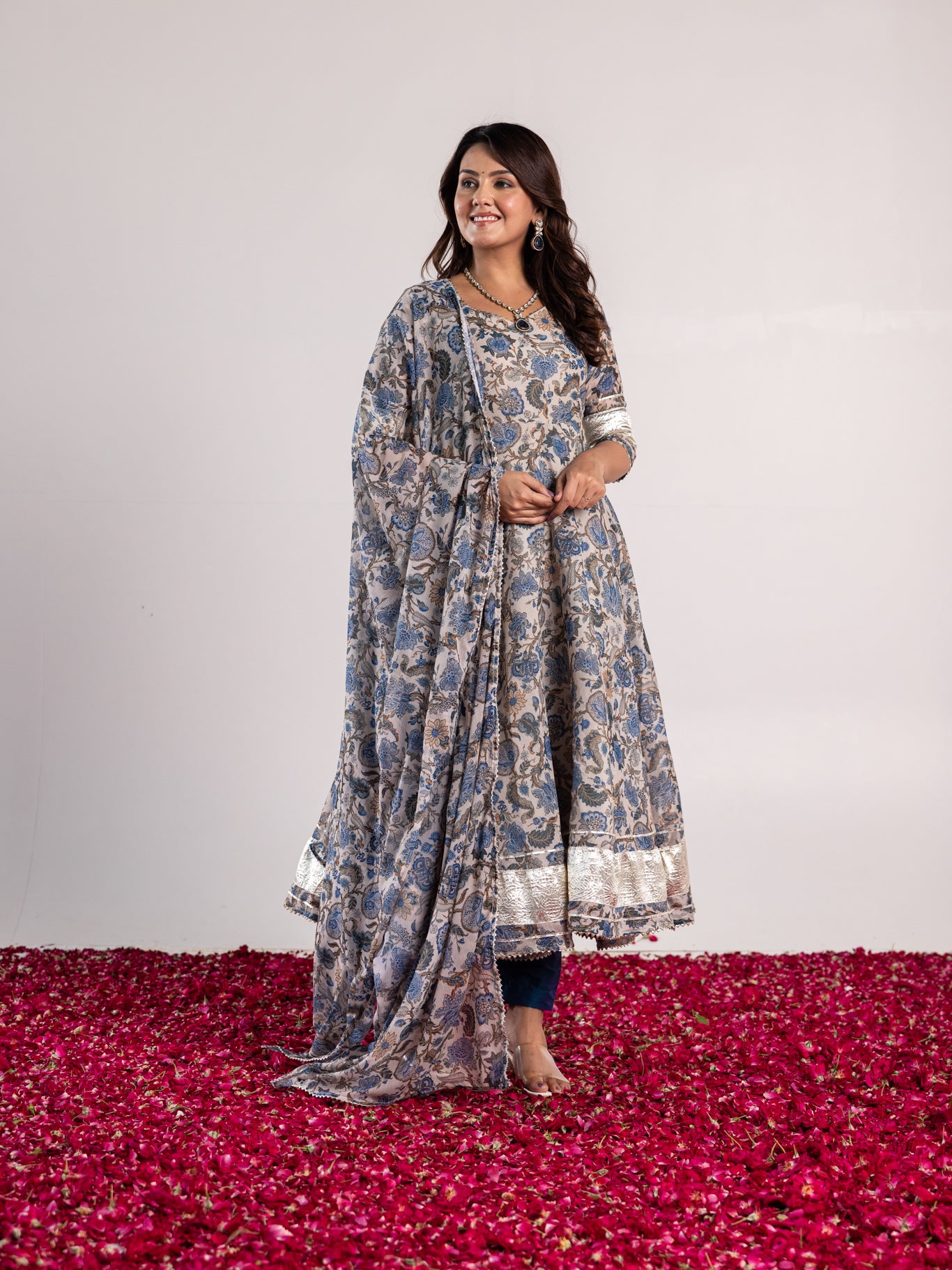 Soha Suit Set