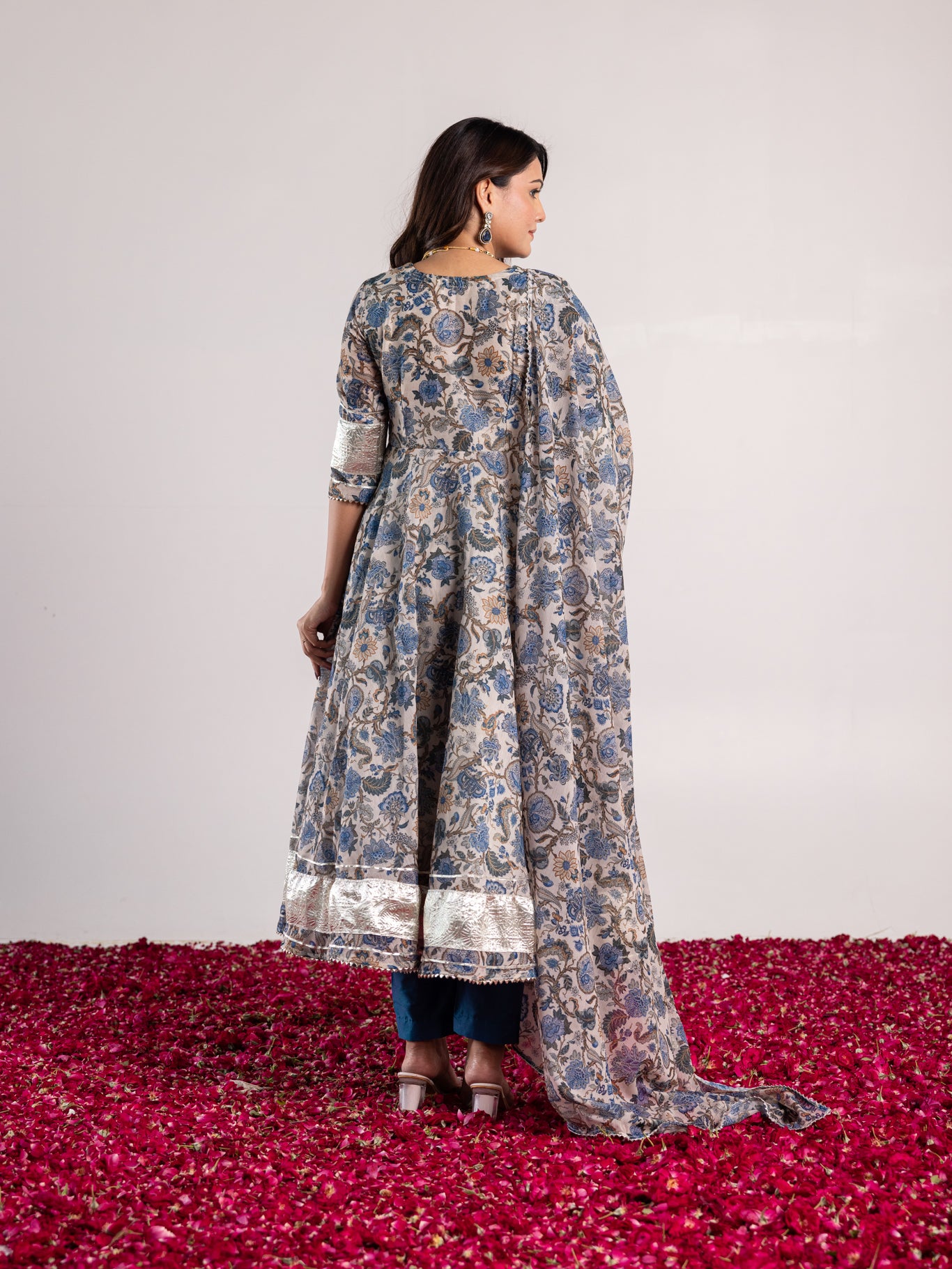 Soha Suit Set