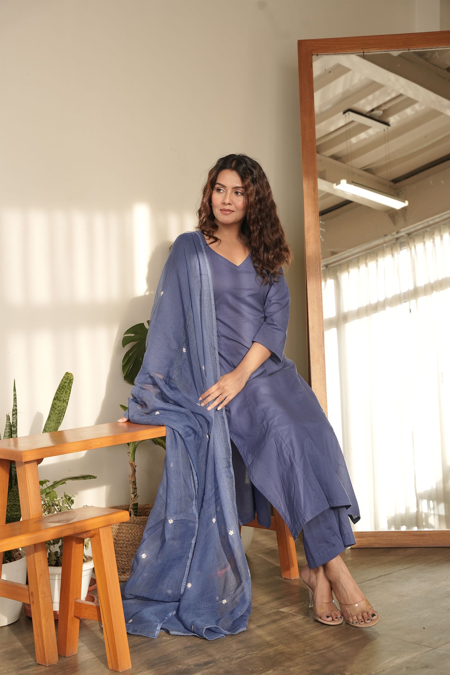 Saloni Suit Set