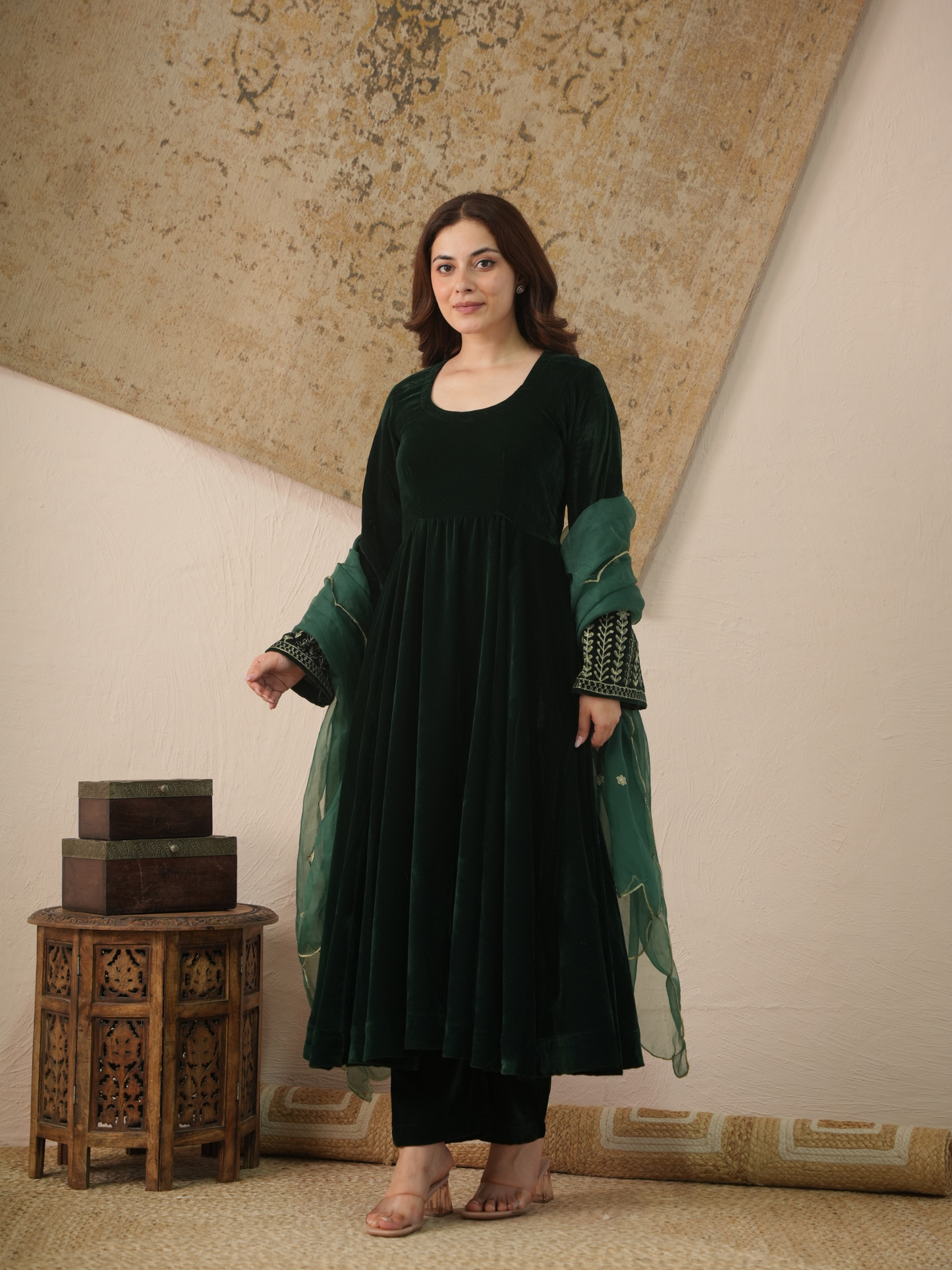 Aarin Emerald Green Velvet Kurta With Pant & Organza Dupatta