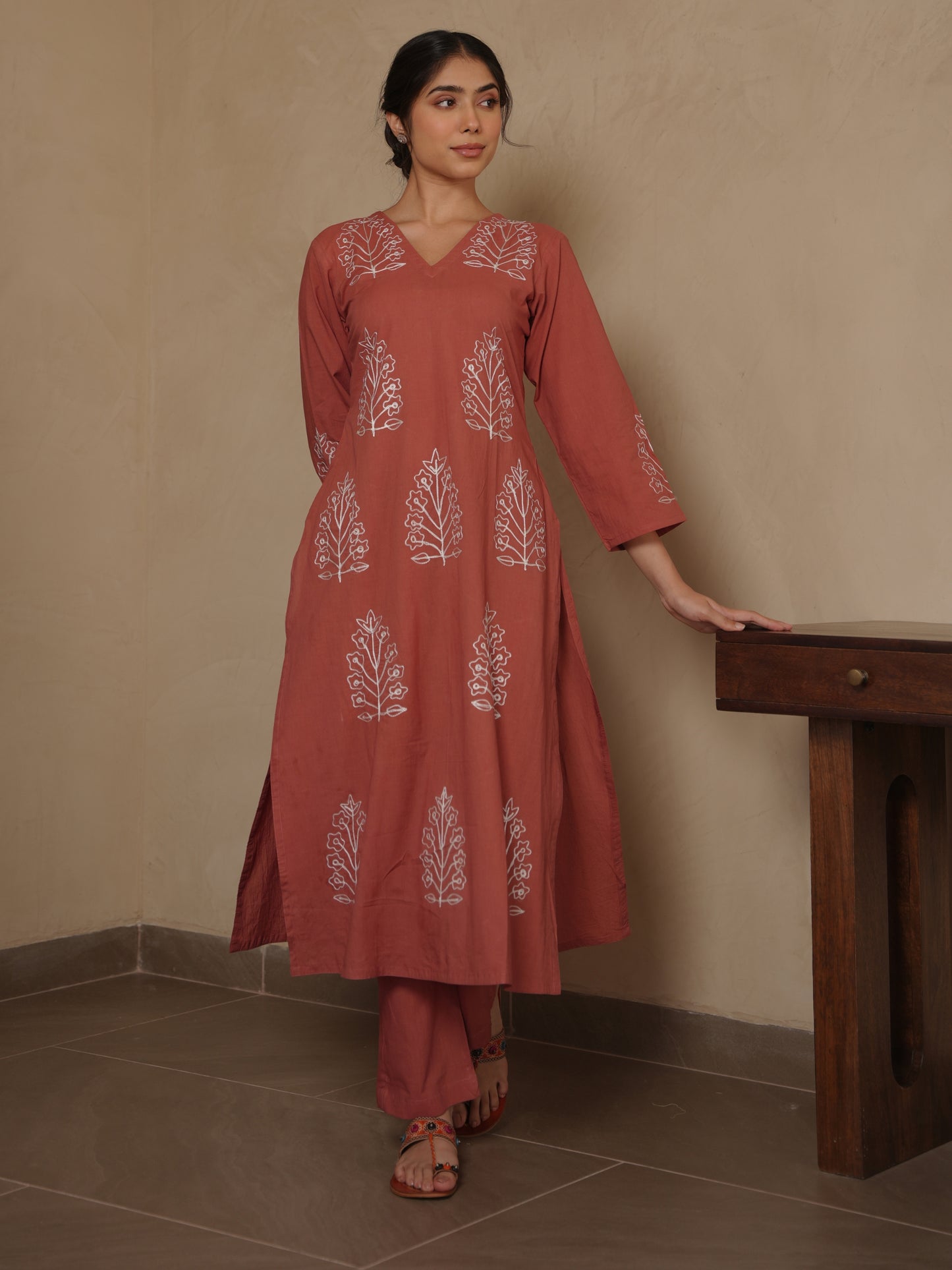LARA BROWN COTTON EMBROIDERY SUIT SET