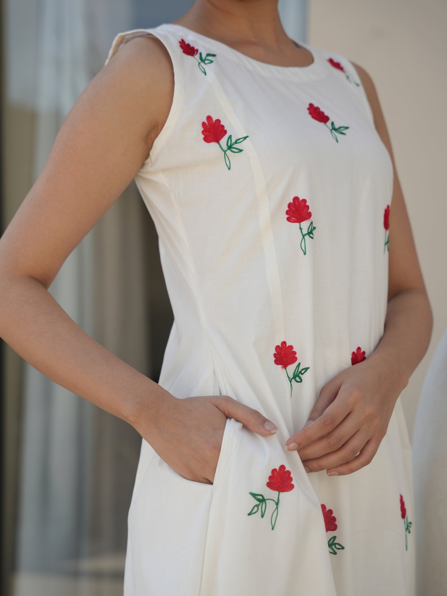 SEGO WHITE COTTON FLORAL EMBROIDERY SUIT SET