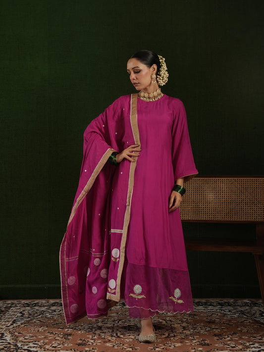 CHAAND DARK PINK MASLIN EMBROIDERY SUIT SET WITH BLOCKPRINT DUPATTA