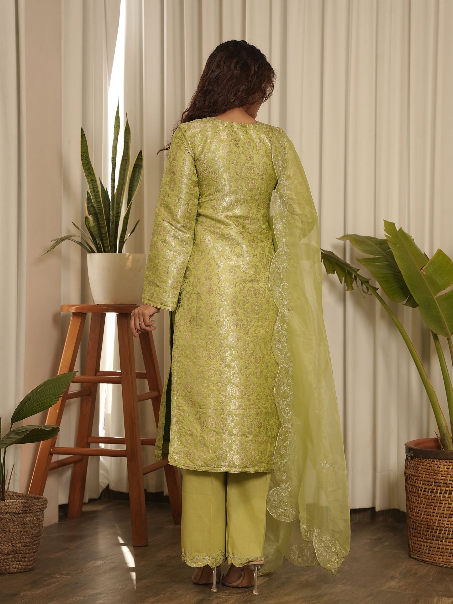 Resha Banarasi Set