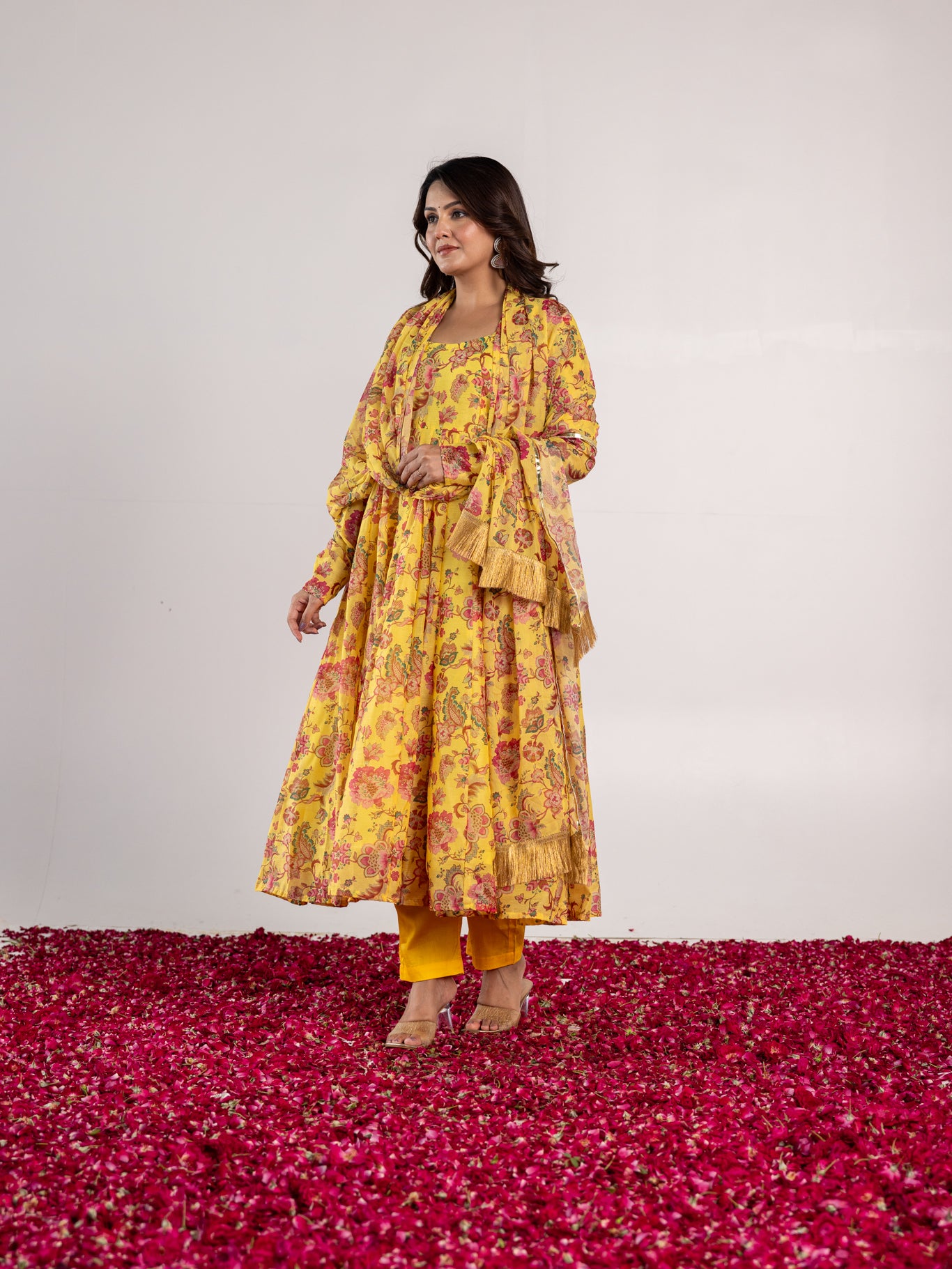 Vishwa Suit Set