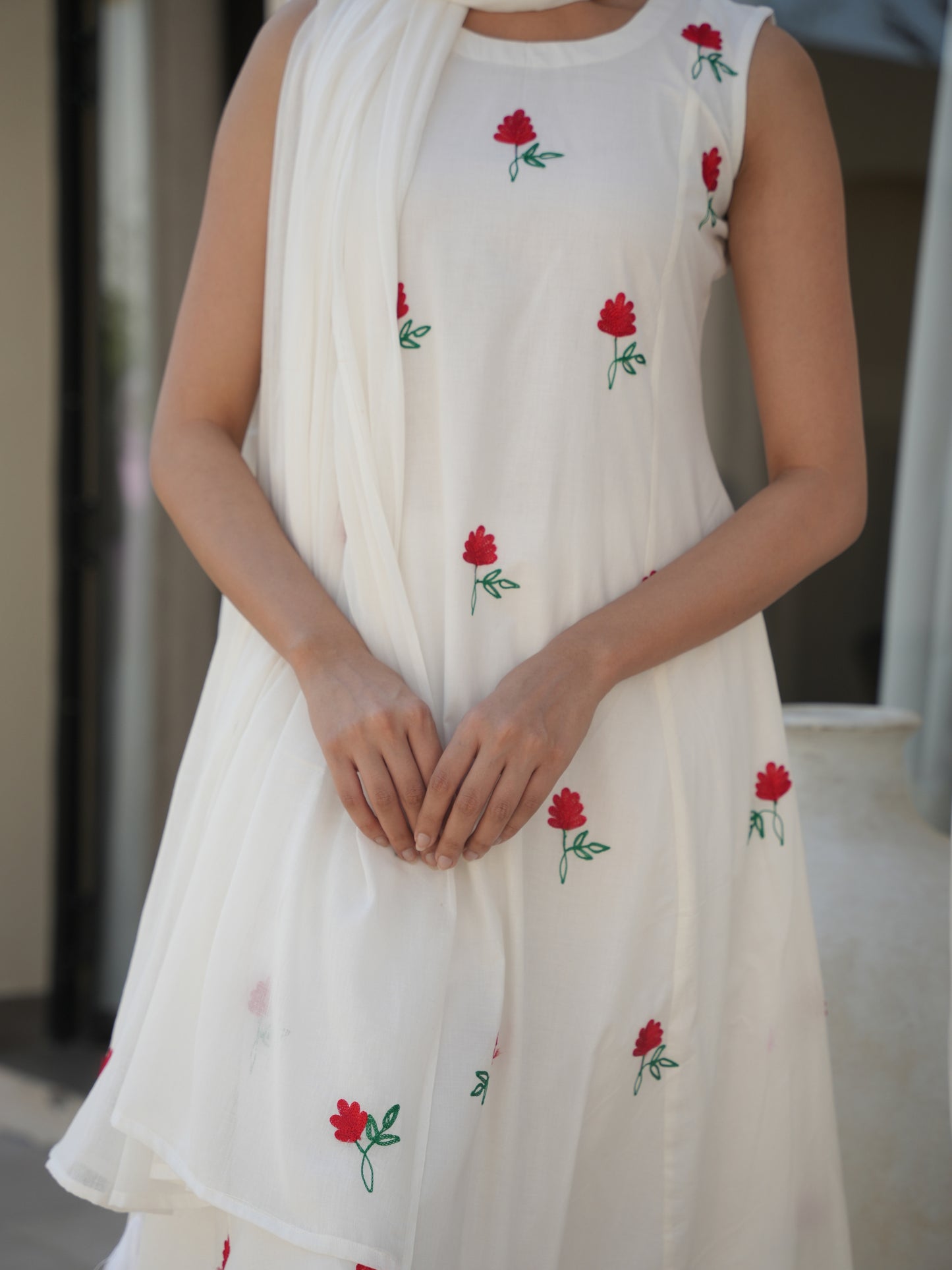 SEGO WHITE COTTON FLORAL EMBROIDERY SUIT SET