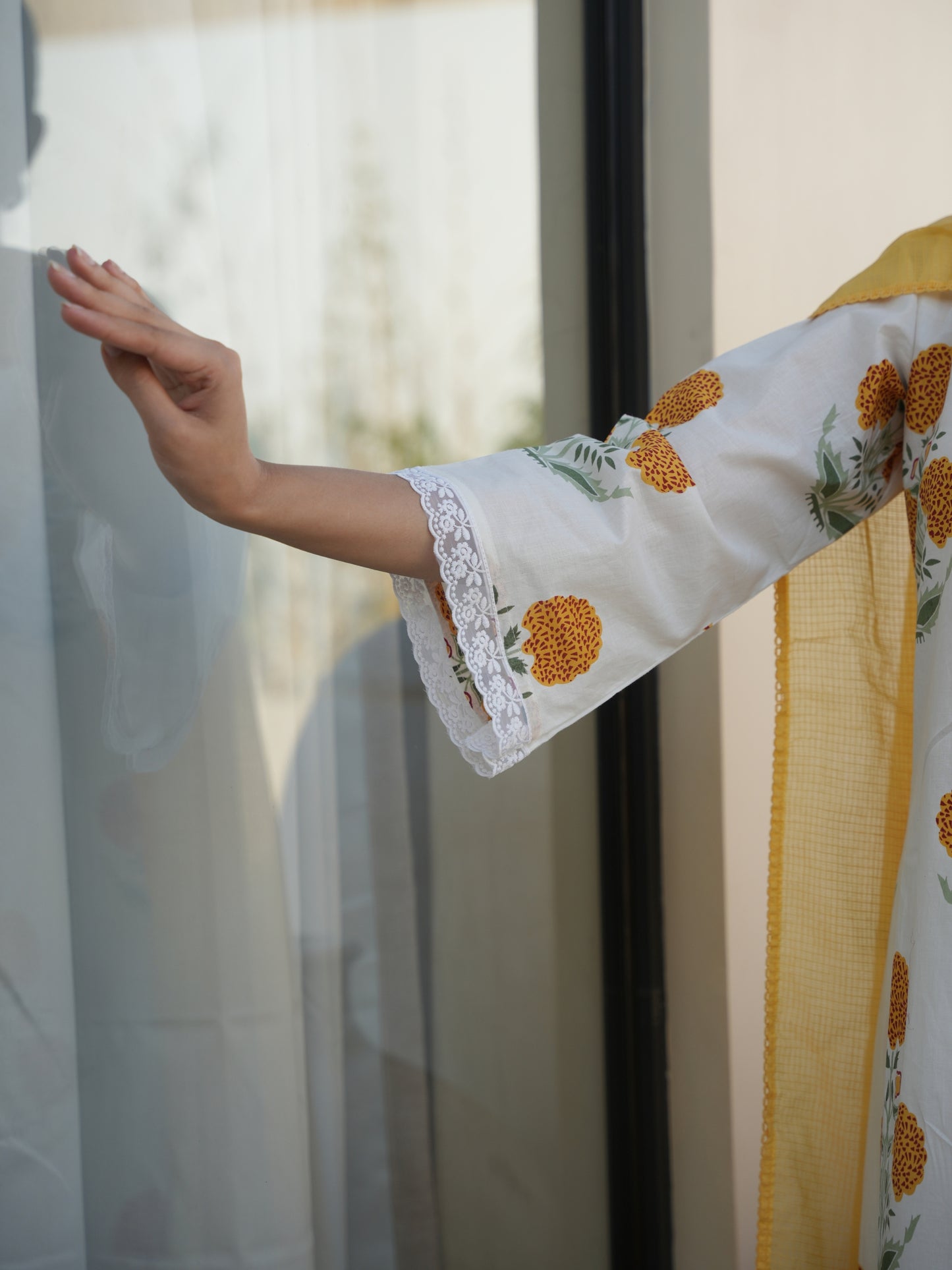 YUCCA WHITE COTTON BLOCK PRINT SUIT SET