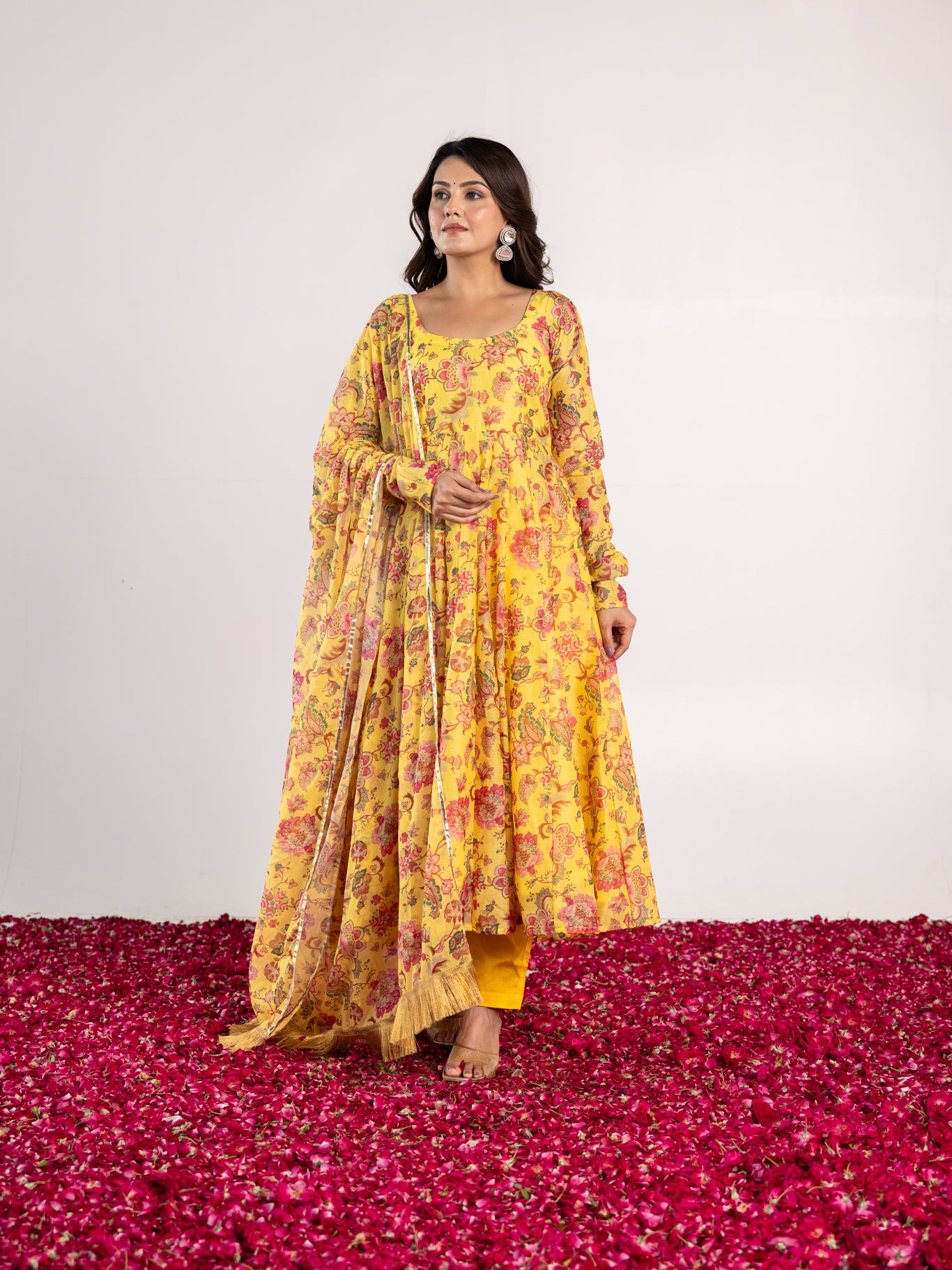 Vishwa Suit Set
