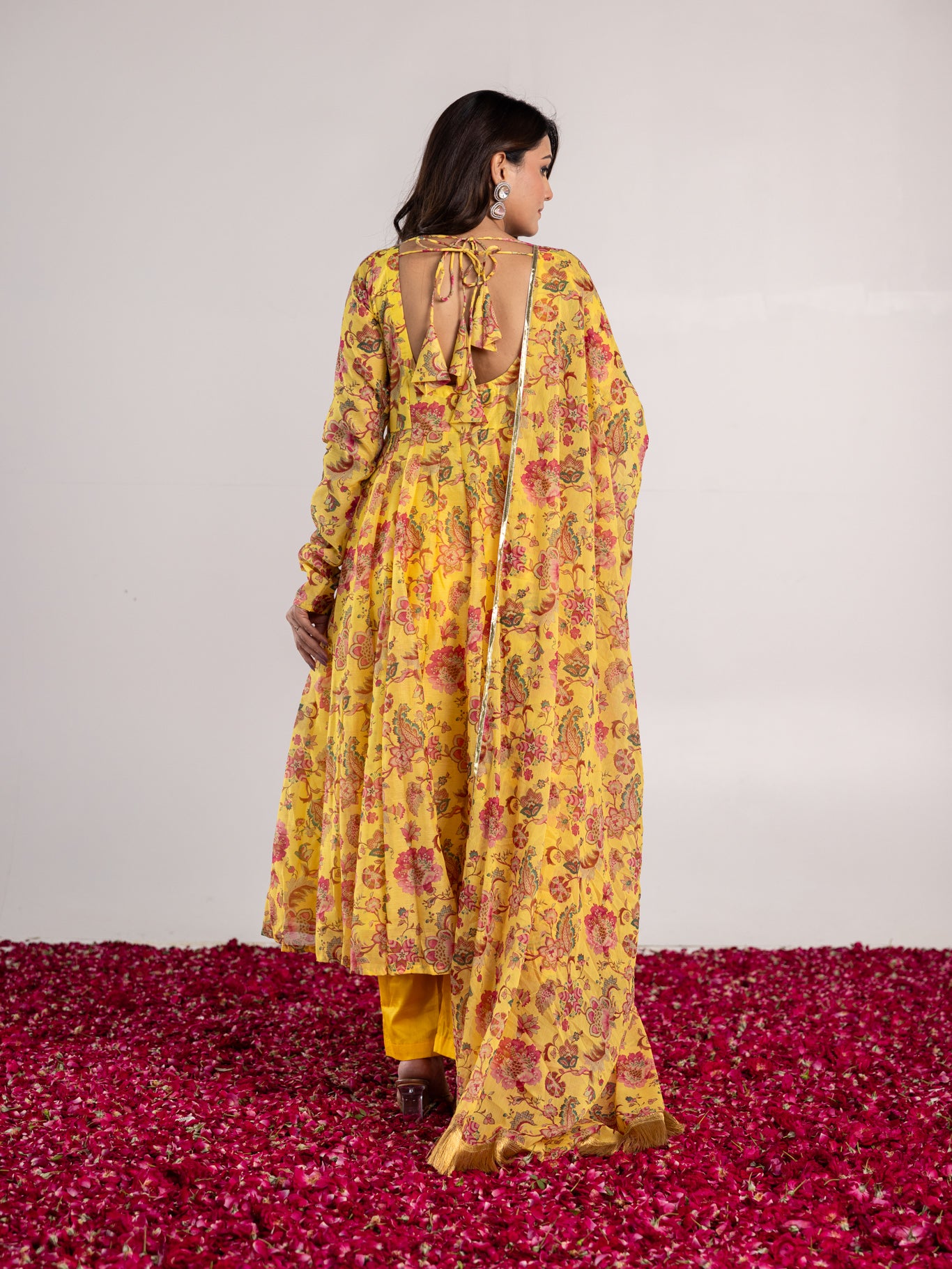 Vishwa Suit Set