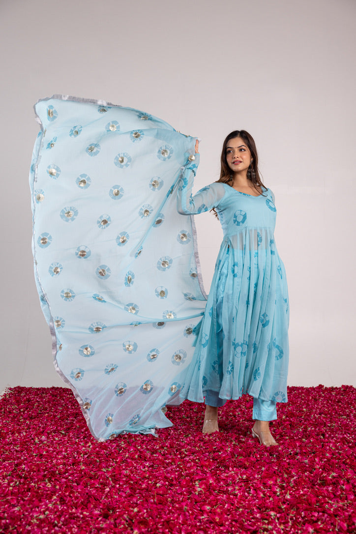 Pehno'Sa Shubh Kanta Suit Set
