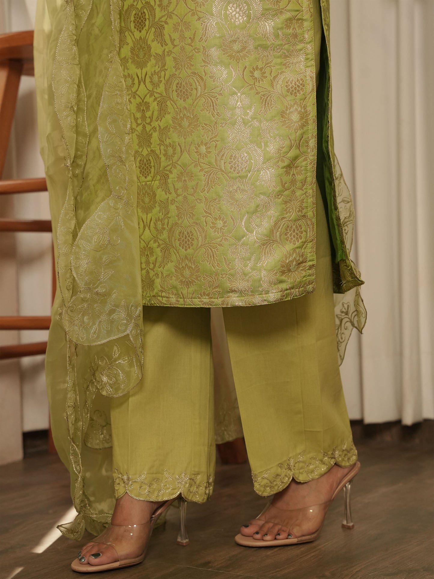 Resha Banarasi Set