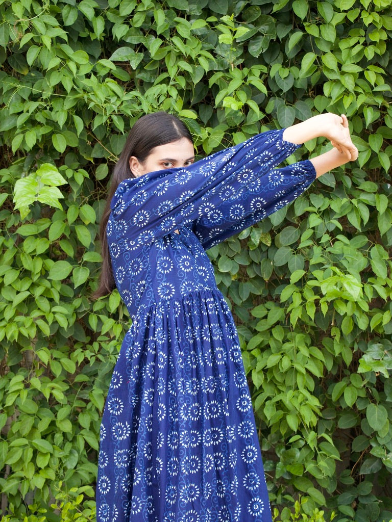 Neel Kameez Set