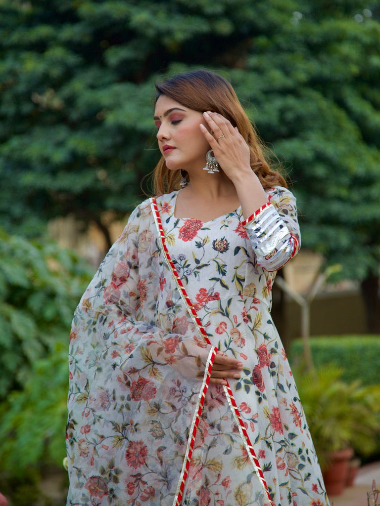 Gowri Suit Set