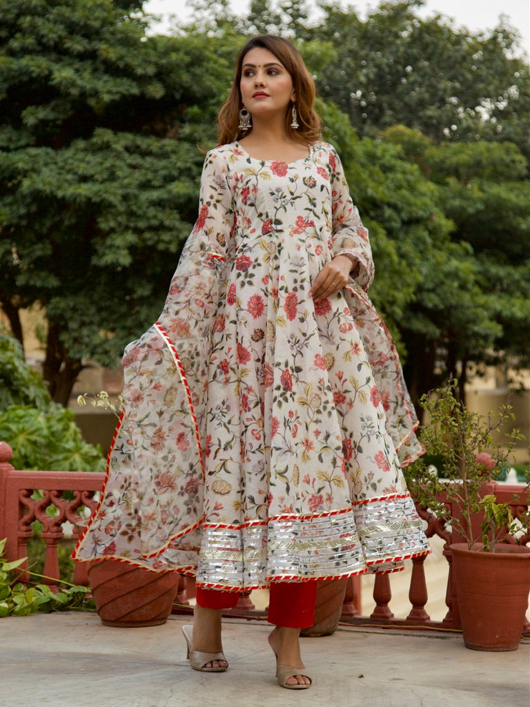 Gowri Suit Set