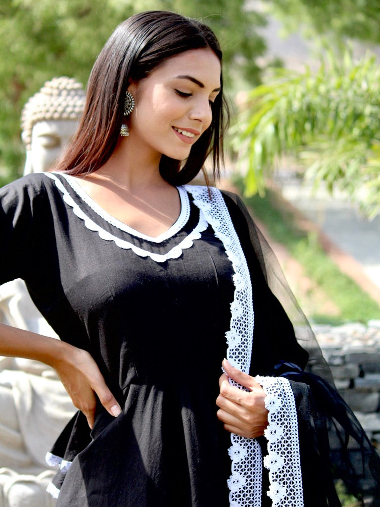 Naadiya Embroidered Suit Set
