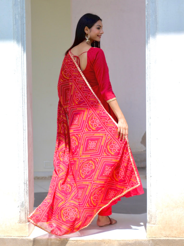 Meera Chundi Suit Set