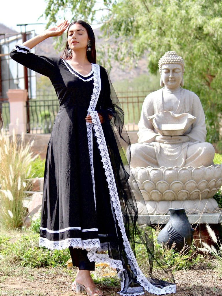 Naadiya Embroidered Suit Set