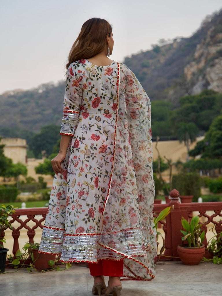 Gowri Suit Set