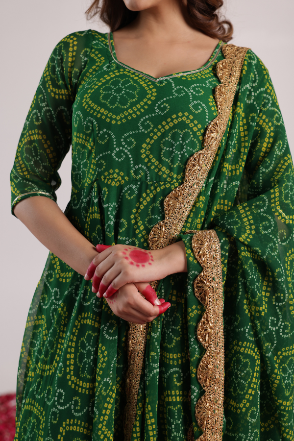 Pehno'Sa Chaand Bandhani Set