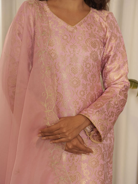 Sitaara Banarasi Set-