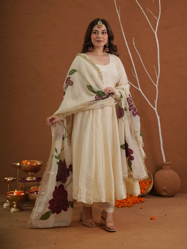 Nayab Off White Silk With Handpaint Dupatta