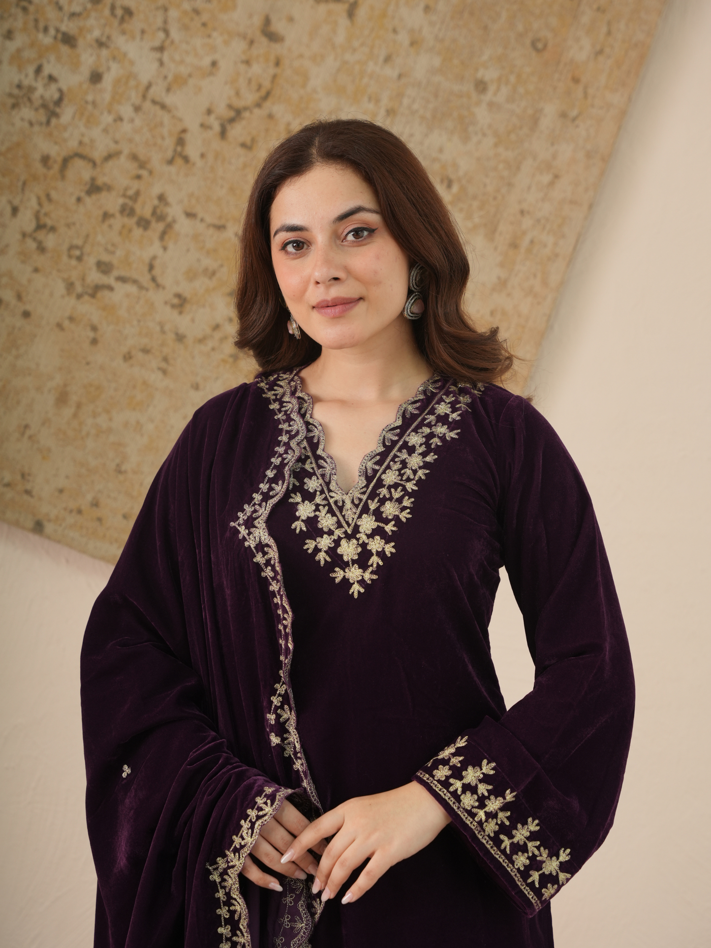 Noor Plum Velvet Kurta With Pant & Dupatta
