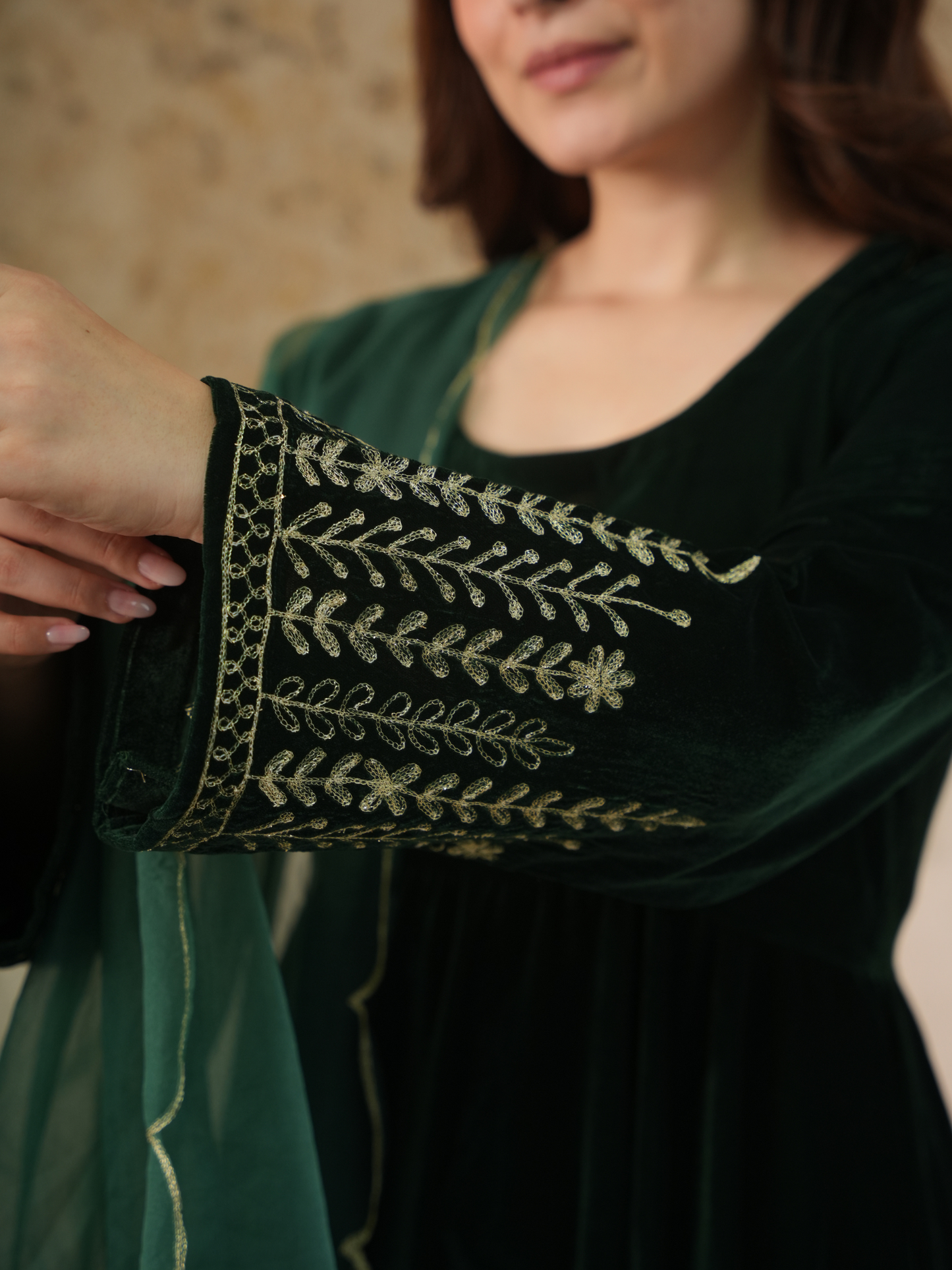 Aarin Emerald Green Velvet Kurta With Pant & Organza Dupatta