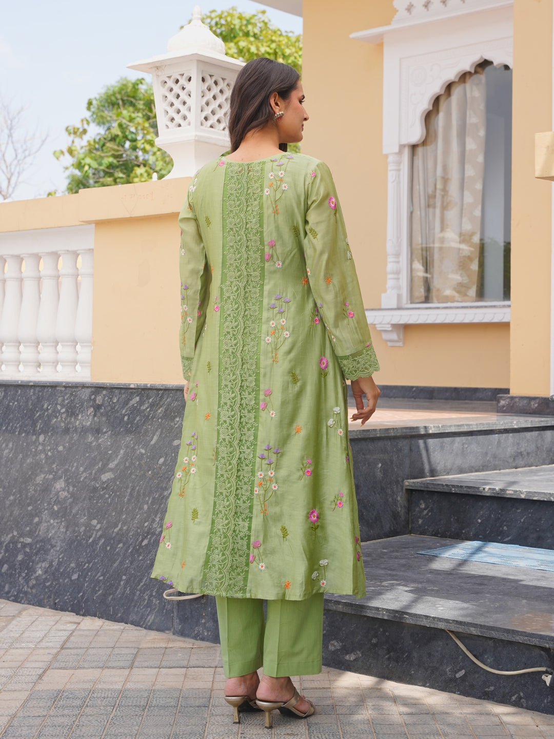 Pista Chanderi Floral Embroidered Kurta Set