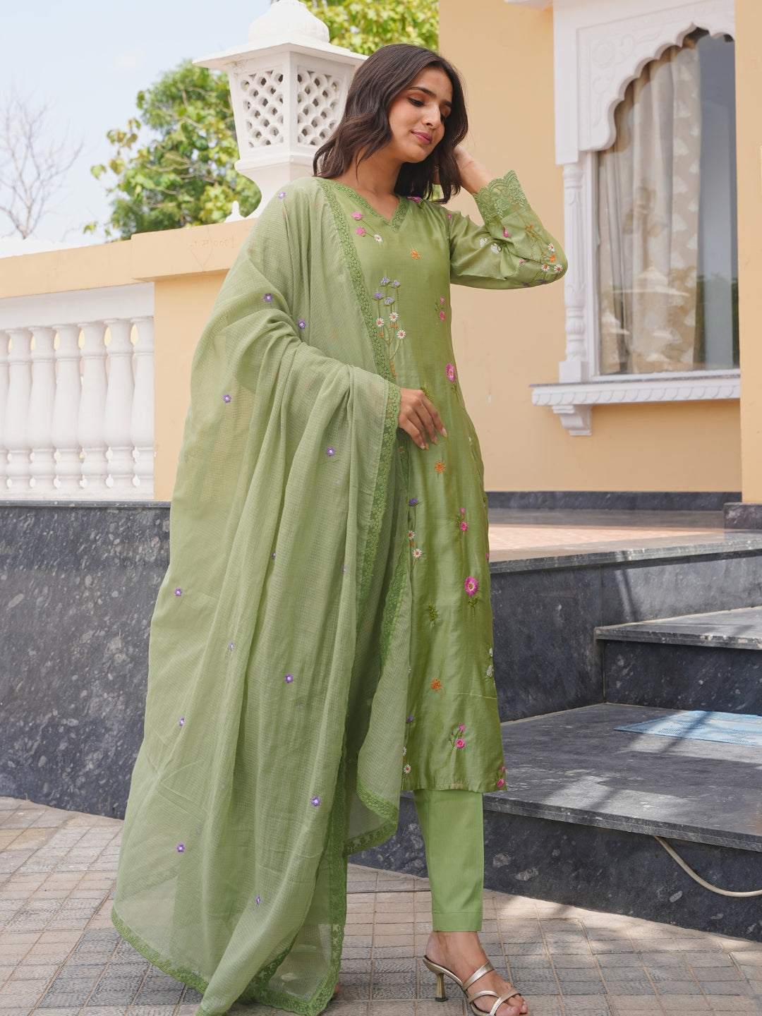 Pista Chanderi Floral Embroidered Kurta Set
