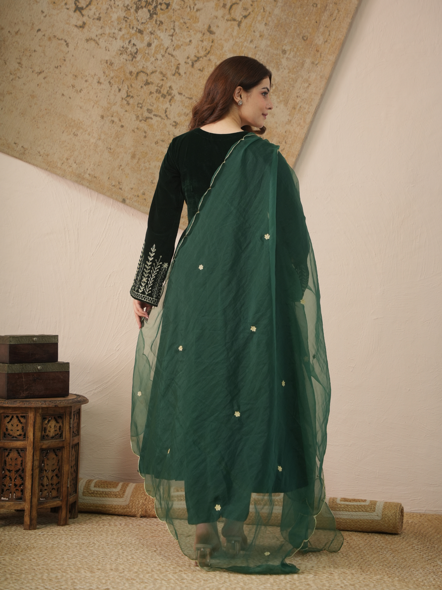 Aarin Emerald Green Velvet Kurta With Pant & Organza Dupatta