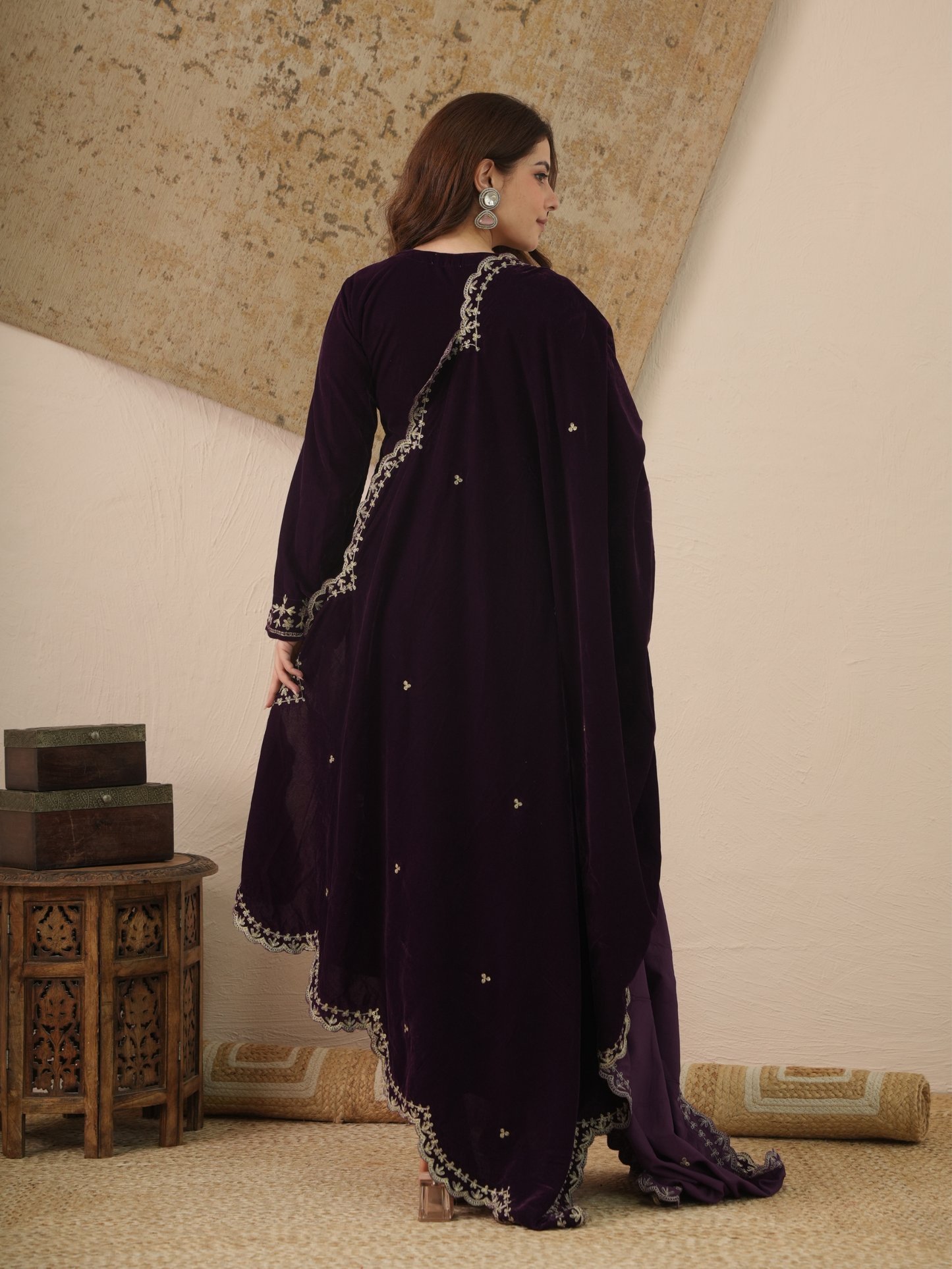 Noor Plum Velvet Kurta With Pant & Dupatta