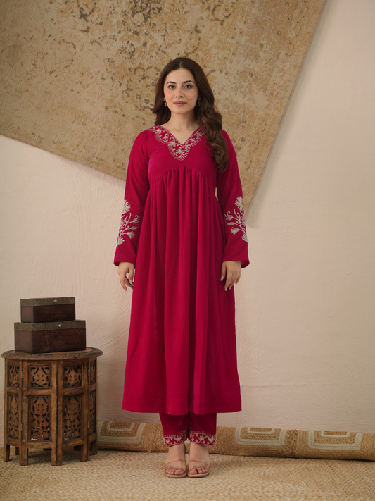 Inaya Rani Pink Velvet Kurta With Pant & Dupatta
