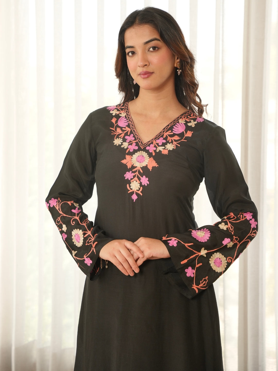 Black Floral Embroidered Muslin Kurta Set with Straight Pants