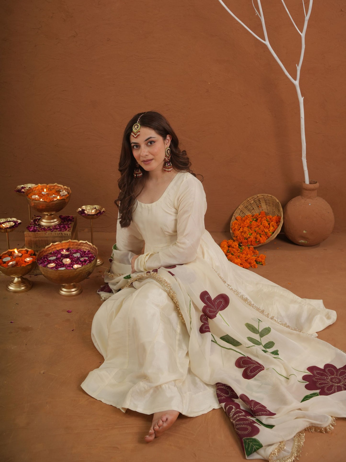 Nayab Off White Silk With Handpaint Dupatta