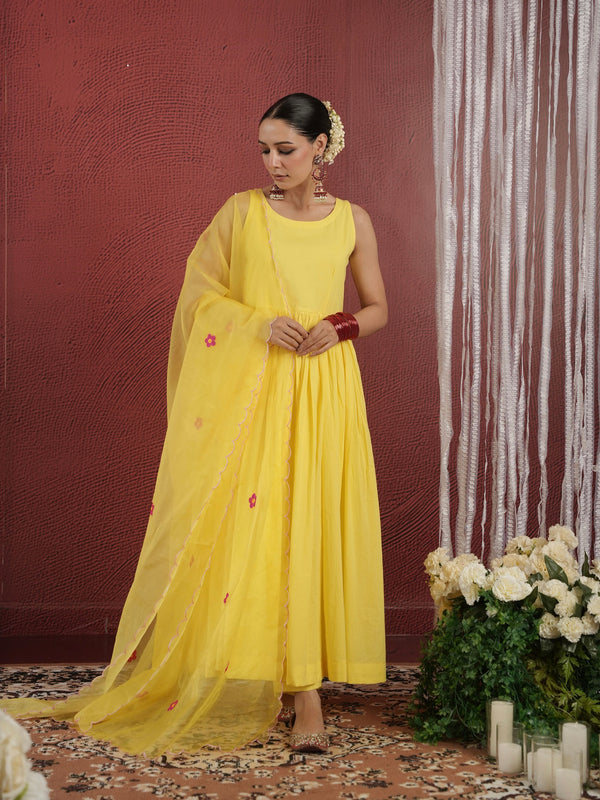 CHAAND YELLOW COTTON AARI EMBROIDRY SUIT SET SET