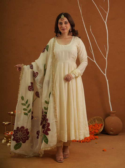 Nayab Off White Silk With Handpaint Dupatta
