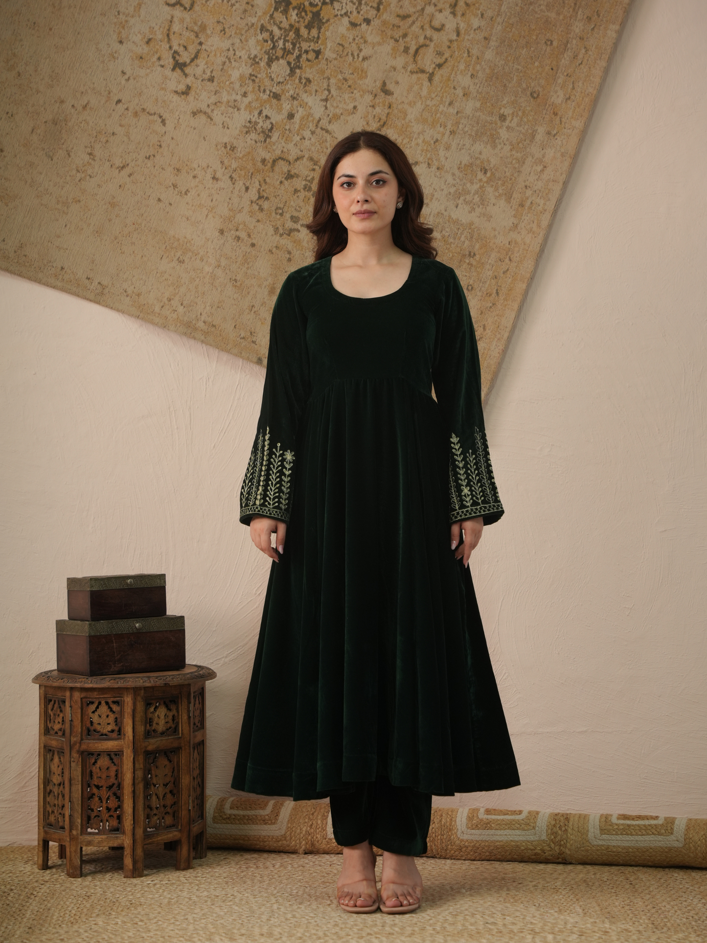 Aarin Emerald Green Velvet Kurta With Pant & Organza Dupatta