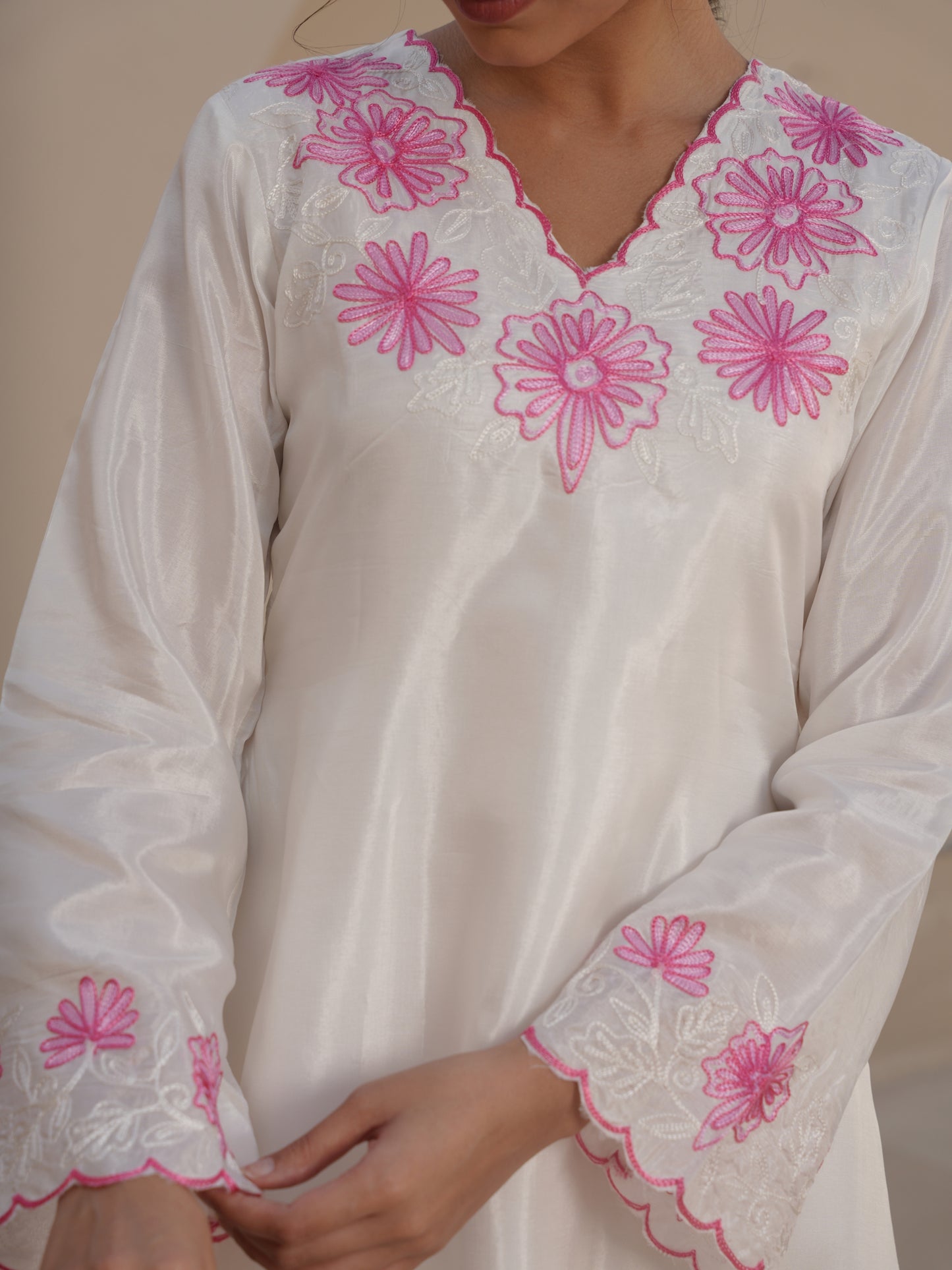 MIST WHITE SILK EMBROIDERED SUIT SET