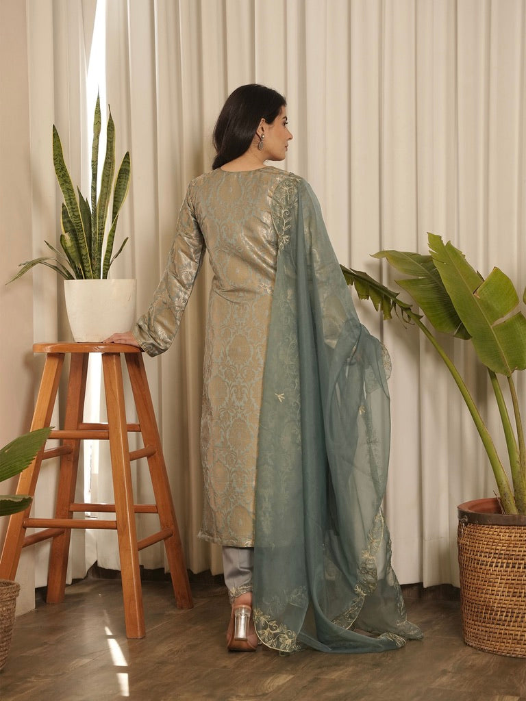 Anaya Banarasi Set
