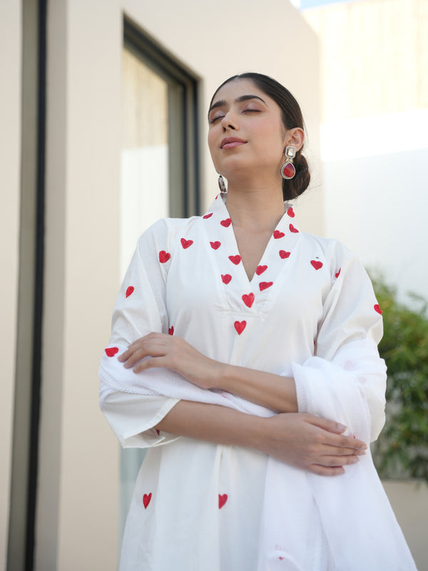 LUV WHITE COTTON HEART EMBROIDERED SUIT SET