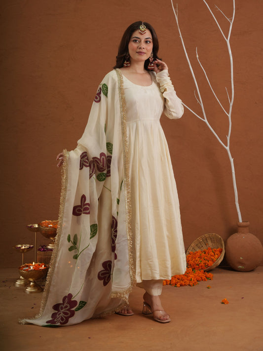 Nayab Off White Silk With Handpaint Dupatta