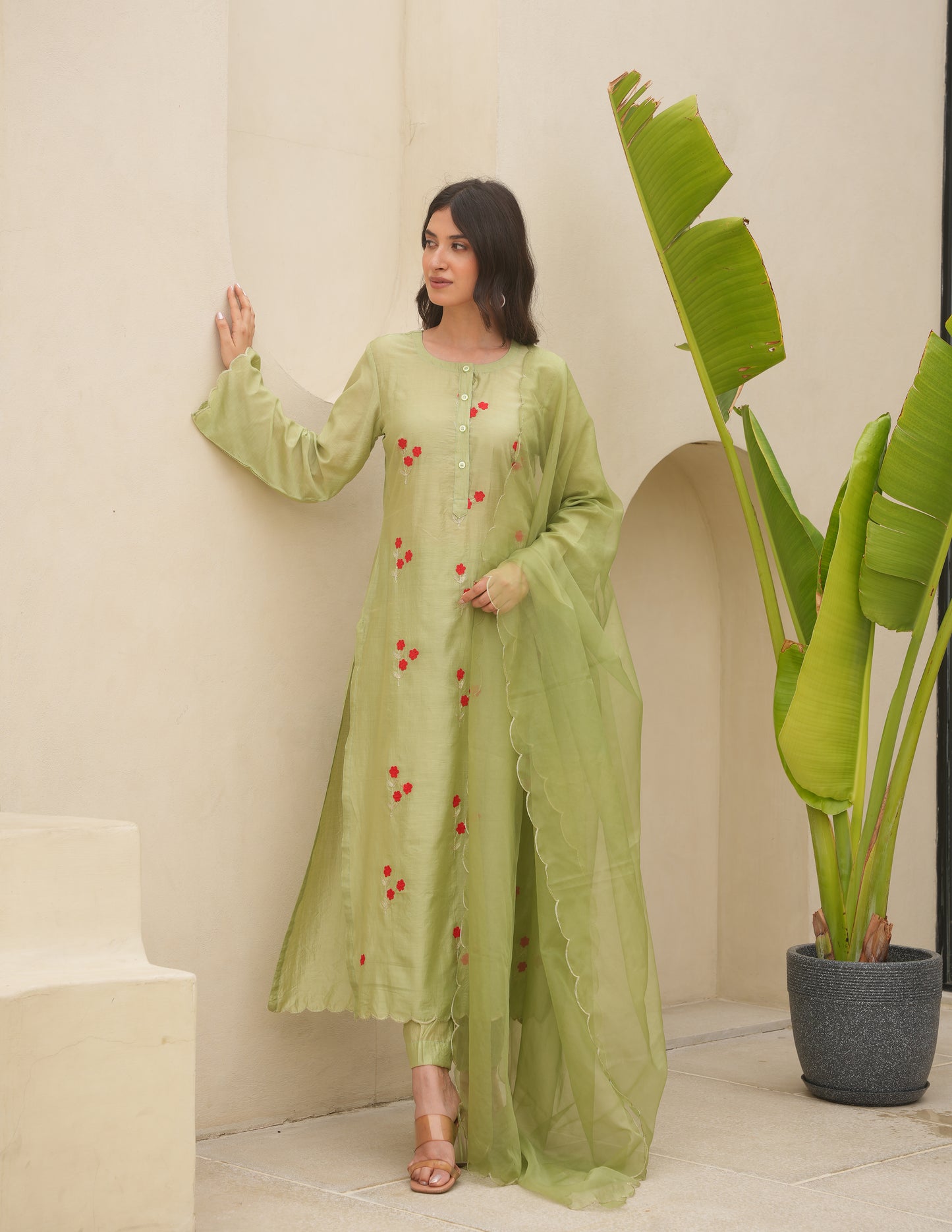 Pista Chanderi Floral Embroidered Suit Set