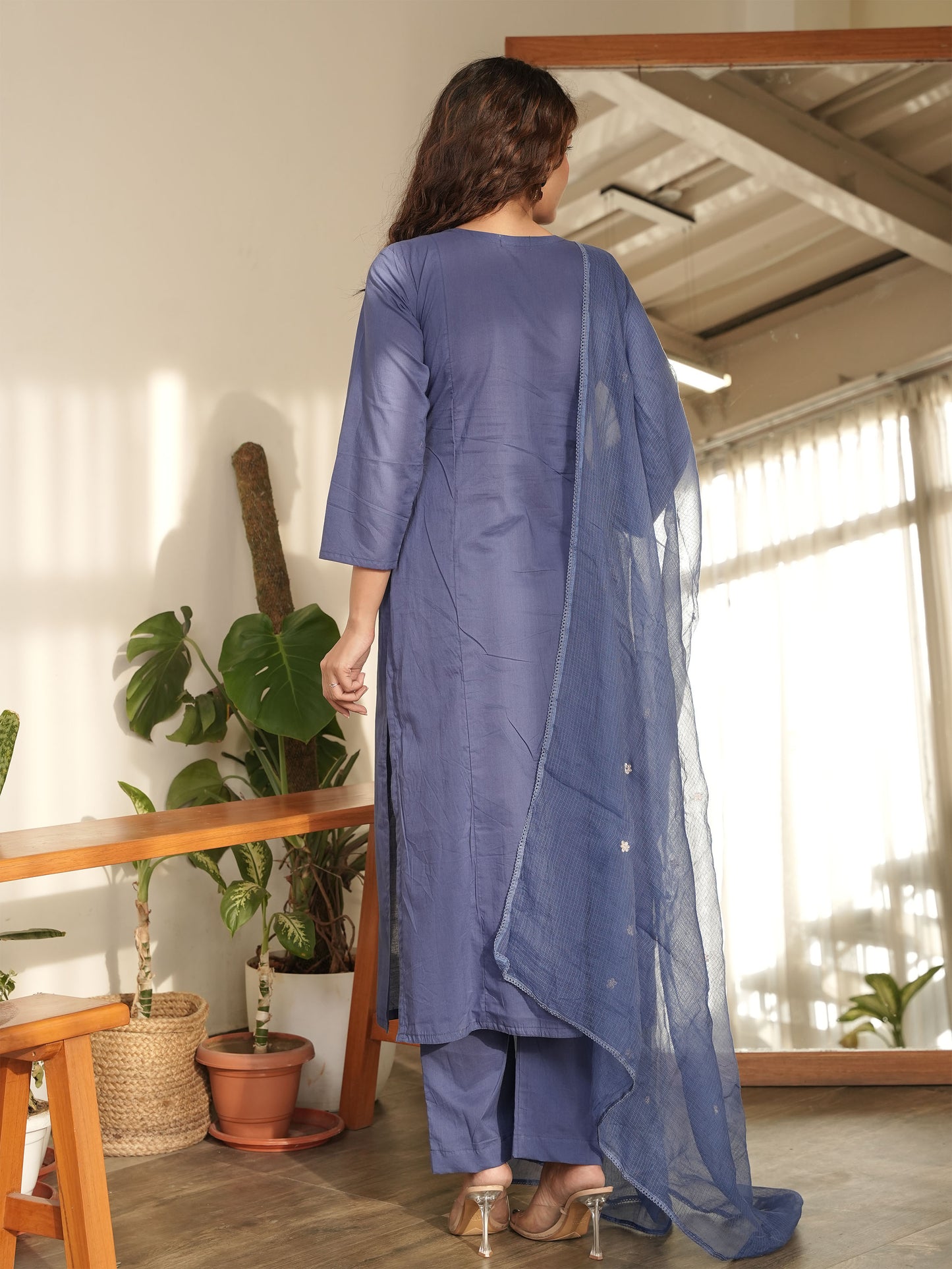 Saloni Suit Set
