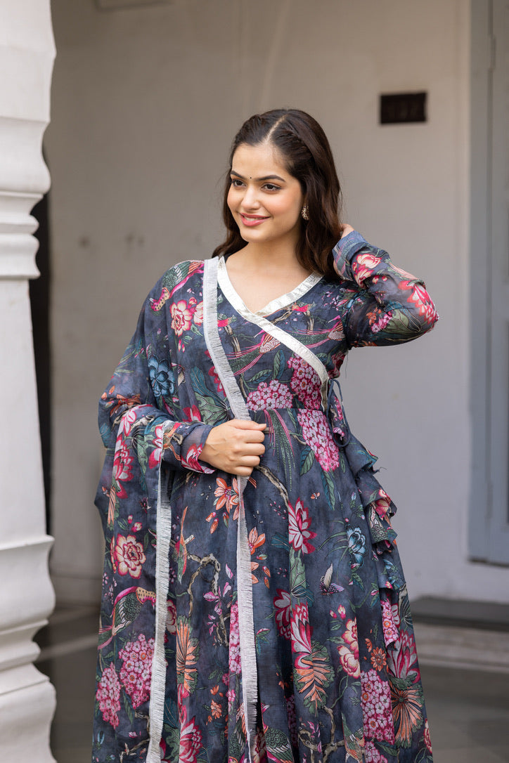 Pehno'Sa Shobha Suit Set